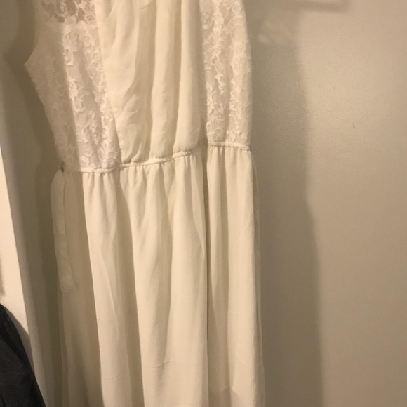 Long white maxi dress - Picture 2 of 4